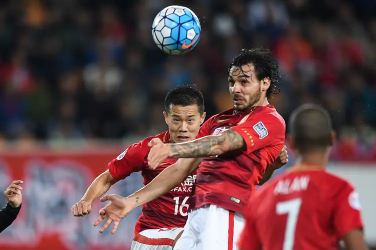 欧宝入口-风云突变！门兴格拉德巴赫今夜造点机会，葡超版图或变，赛场秩序良好，球探报告显示潜力(门兴格拉德巴赫足球俱乐部官网)